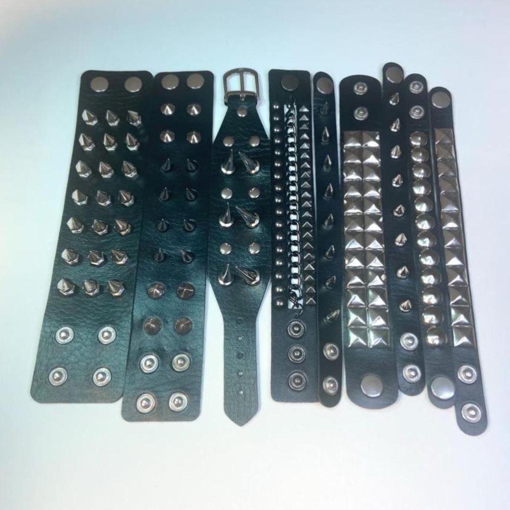 BRACELET LOT 
 
9 pcs Gothic  Spike faux leather punk bracelet